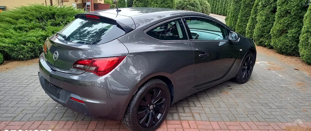 Opel Astra cena 31900 przebieg: 95000, rok produkcji 2013 z Strzegom małe 704
